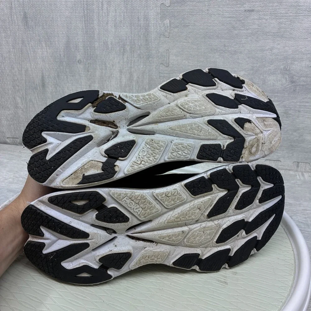 Hoka One One bondi running